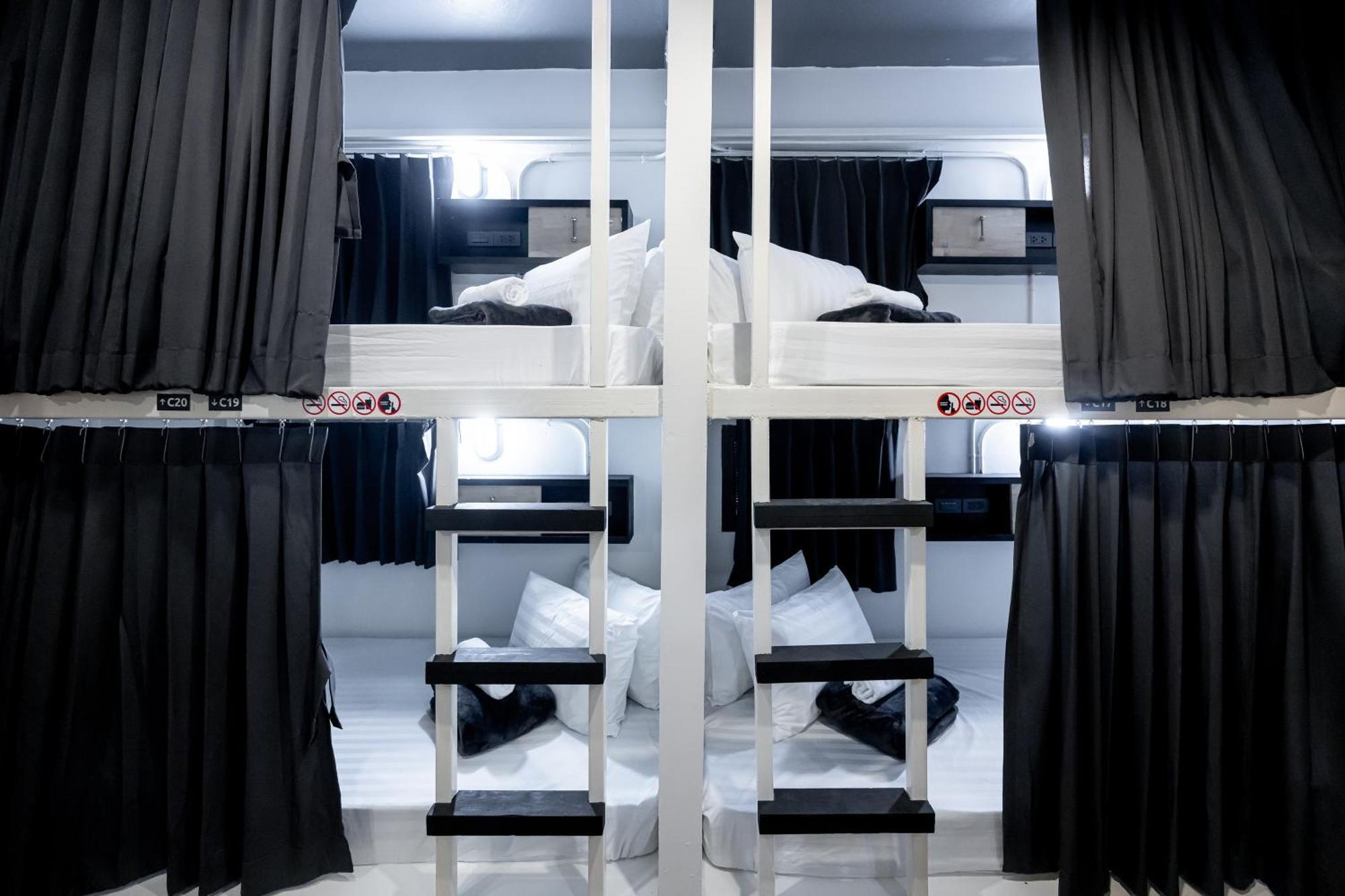 Vibes Hostel Bangkok Luaran gambar