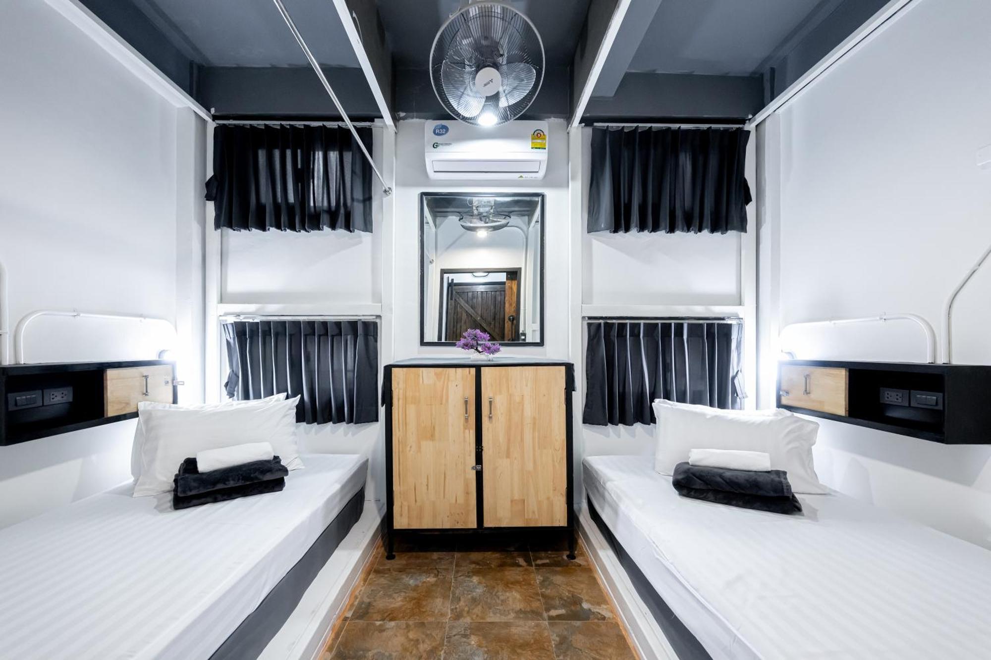 Vibes Hostel Bangkok Luaran gambar
